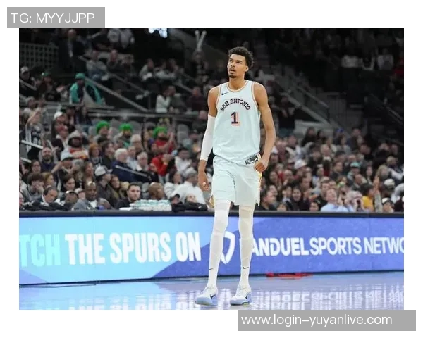 文班亚马场均20分10篮板3盖帽新秀表现超群前景光明 文班亚马场均20分10篮板3盖帽新秀表现超群前景光明